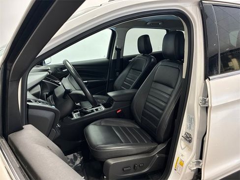 Used 2019 Ford Escape SEL image 12