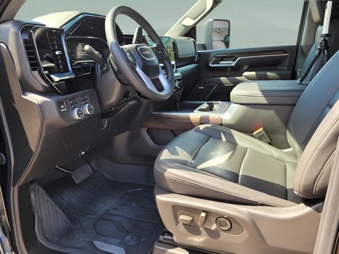 Used 2025 GMC Sierra 2500 SLT w/ SLT Premium Package image 35