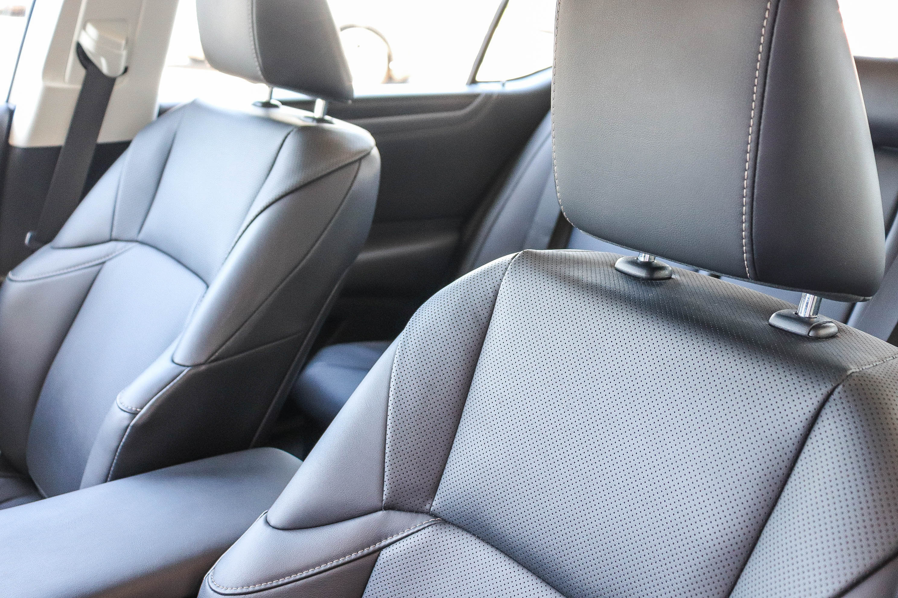 Used 2024 Lexus ES 300h w/ Premium Package FWD image 30