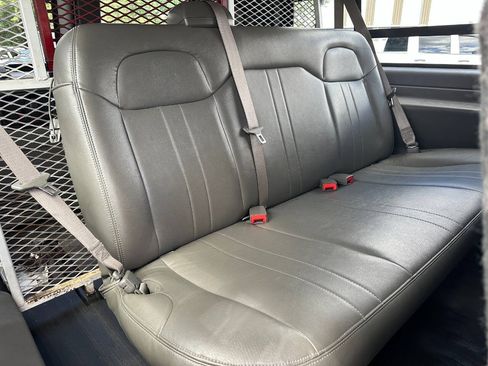 Used 2021 Chevrolet Express 3500 LS RWD image 31