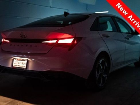 Used 2023 Hyundai Elantra SEL w/ Convenience Package image 33