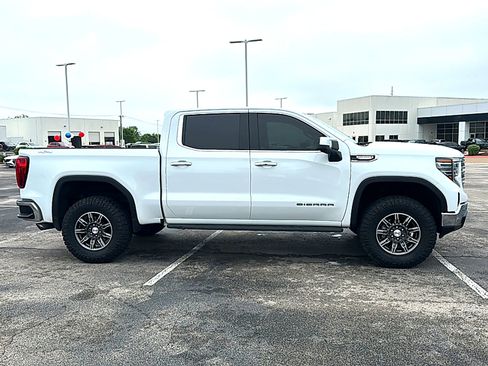 Used 2025 GMC Sierra 1500 SLT AWD/4WD image 9
