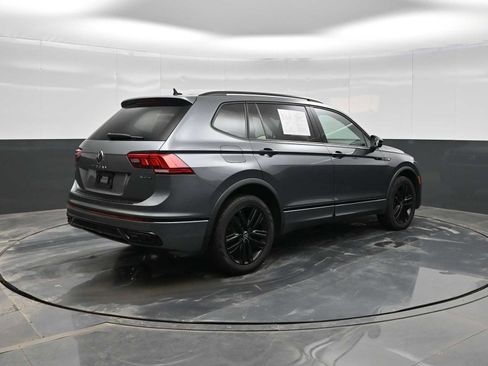 Used 2022 Volkswagen Tiguan SE R-Line image 8