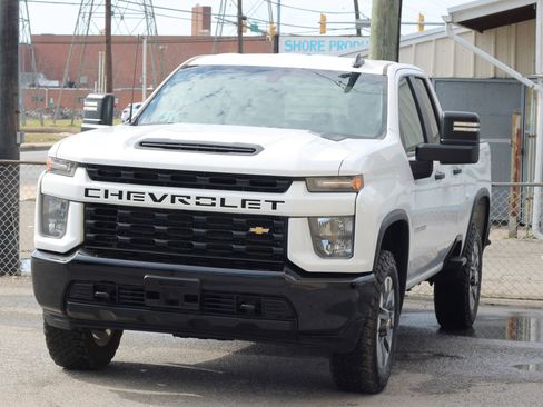 Used 2023 Chevrolet Silverado 2500 Custom w/ Custom Convenience Package image 3