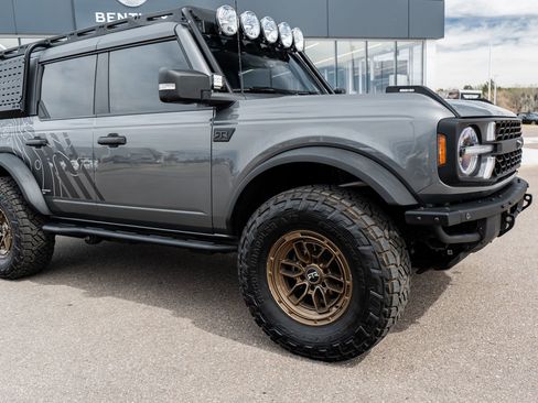 Used 2025 Ford Bronco Badlands image 19