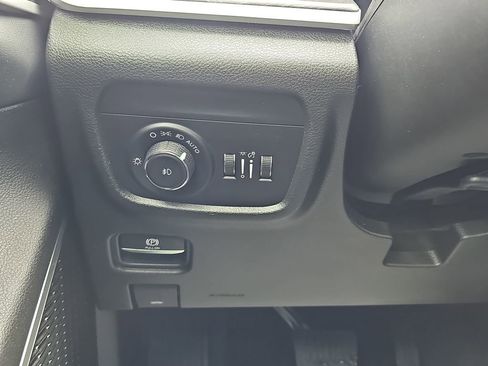 Used 2022 Jeep Grand Cherokee L Limited image 31