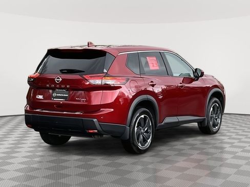 Used 2024 Nissan Rogue SV AWD/4WD image 5