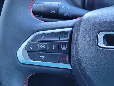 Used 2024 Jeep Compass Trailhawk w/ Trailhawk Elite Group image 12