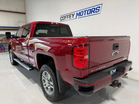 Used 2019 Chevrolet Silverado 2500 High Country AWD/4WD image 4
