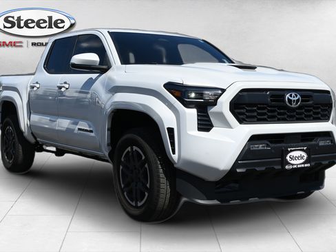 Used 2024 Toyota Tacoma TRD Sport w/ TRD Sport Upgrade Package AWD/4WD image 3