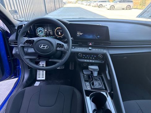 New 2026 Hyundai Elantra Sport FWD image 21