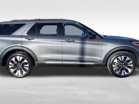 Used 2025 Ford Explorer Platinum w/ LUX Leather Package image 10