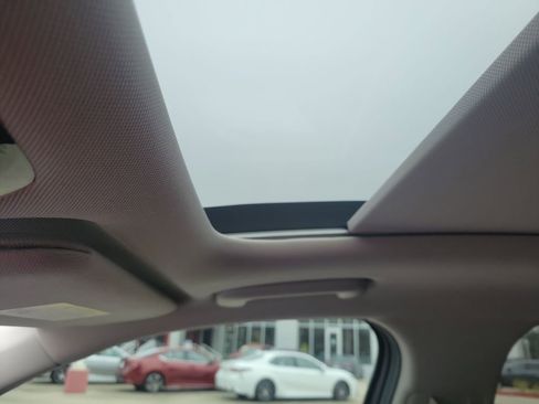 Used 2022 Kia Sorento S w/ Panoramic Sunroof Package image 19