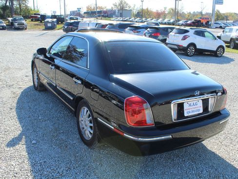 Used 2005 Hyundai XG350 L image 3