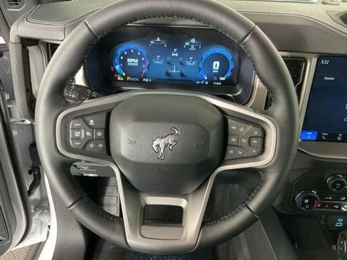 New 2025 Ford Bronco Outer Banks AWD/4WD image 18