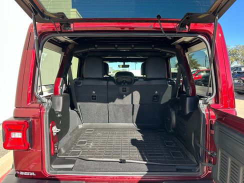 Used 2021 Jeep Wrangler Unlimited Sahara image 18