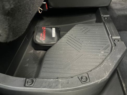 Used 2024 Toyota Tacoma TRD Off-Road AWD/4WD image 18