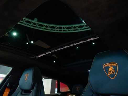 Used 2024 Lamborghini Urus S AWD/4WD image 40