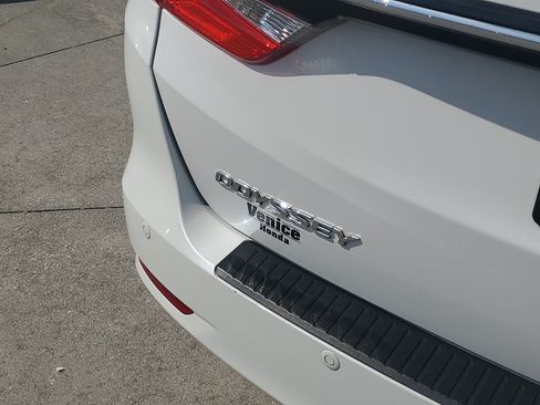 Used 2024 Honda Odyssey Touring image 12