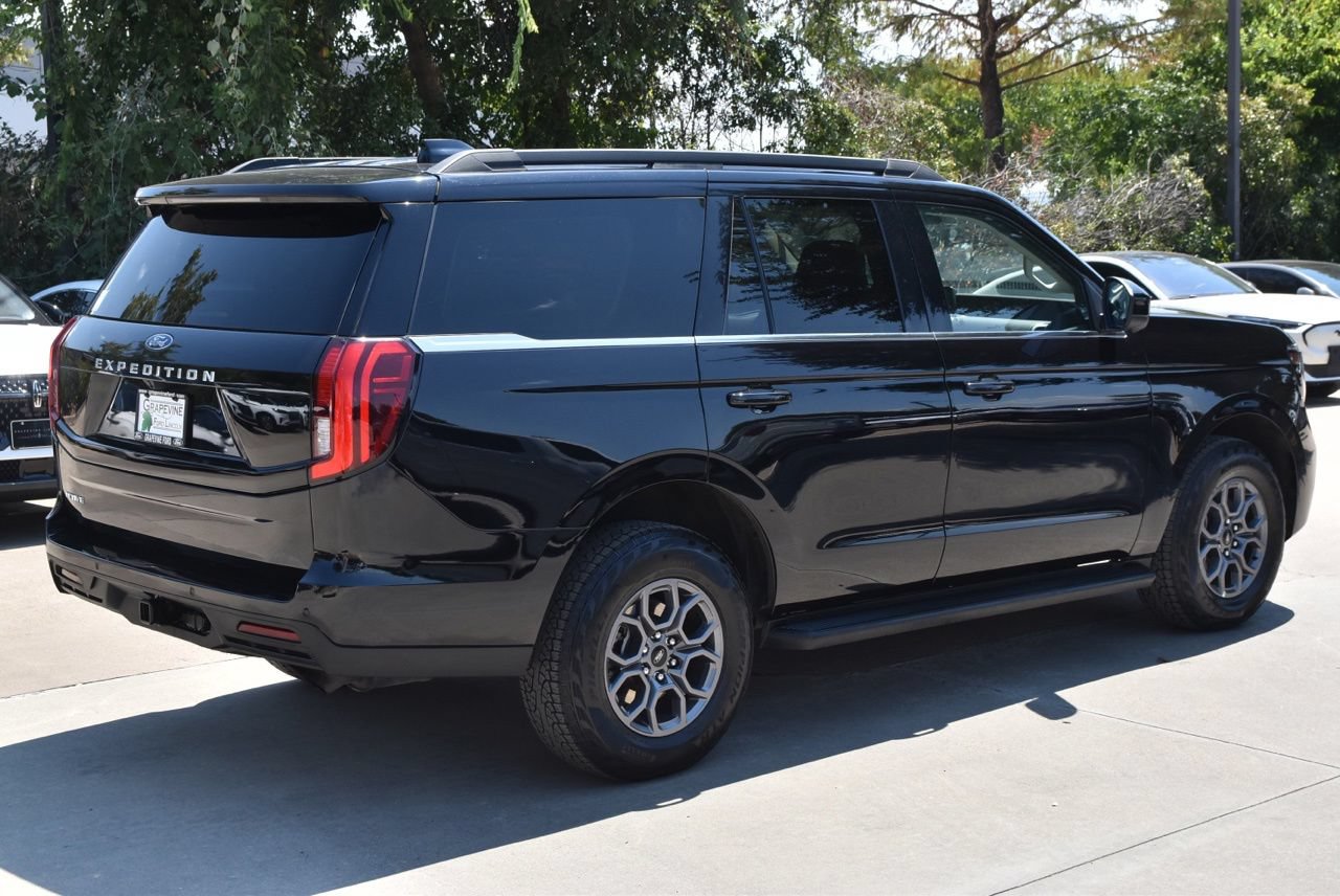 Used 2025 Ford Expedition Active RWD image 7