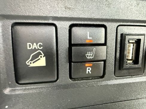 Used 2007 Toyota RAV4 Limited AWD/4WD image 29