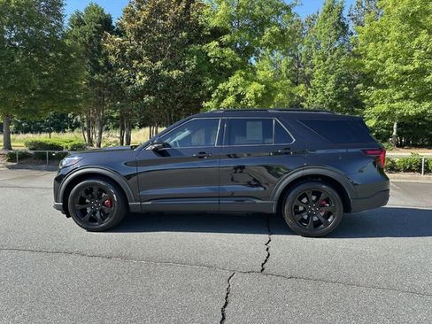 Used 2025 Ford Explorer ST w/ Sun And Sound Package AWD/4WD image 6