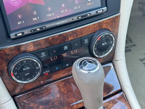 Used 2009 Mercedes-Benz CLK 350 Coupe image 19