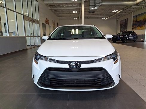 Used 2023 Toyota Corolla LE w/ Carpet Mat Package (TMS) image 2