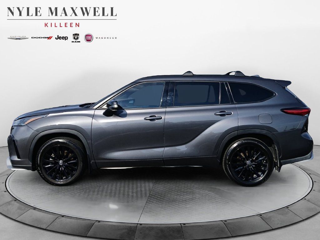 Used 2023 Toyota Highlander XSE FWD image 13