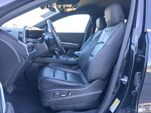 Used 2025 Cadillac XT4 Premium Luxury FWD image 19