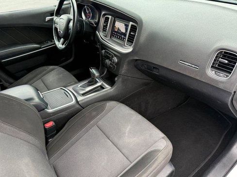 Used 2022 Dodge Charger SXT image 12