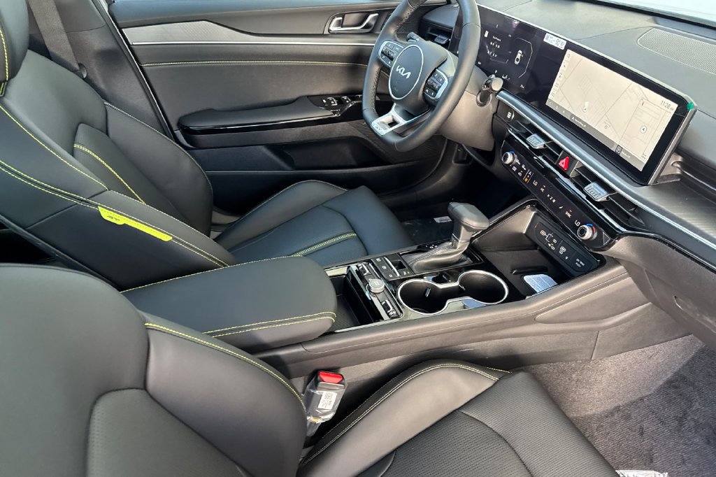 New 2027 Kia K5 GT FWD image 16