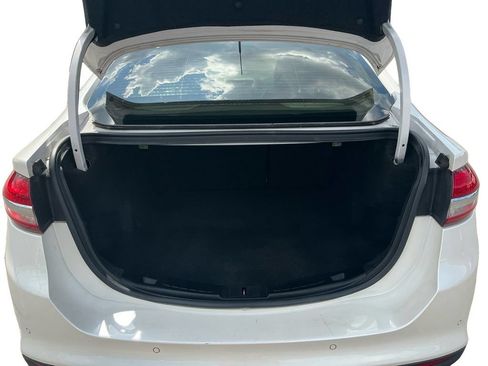 Used 2017 Ford Fusion SE w/ Equipment Group 201A FWD image 24