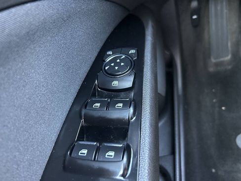 Used 2016 Ford Fusion SE FWD image 14