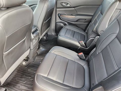 Used 2021 GMC Acadia Denali w/ Denali Technology Package image 31