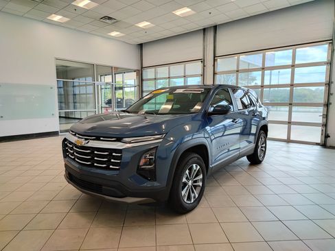 Used 2026 Chevrolet Equinox LT AWD/4WD image 7
