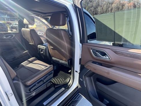 Used 2021 Chevrolet Suburban High Country image 31