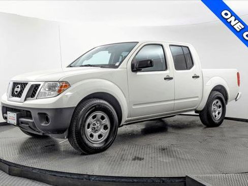 Used 2018 Nissan Frontier S RWD image 2