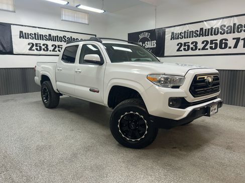 Used 2018 Toyota Tacoma SR AWD/4WD image 1