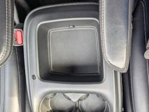 Used 2025 Chrysler Pacifica Select image 13