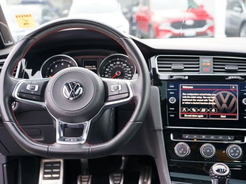 Used 2019 Volkswagen GTI SE image 17