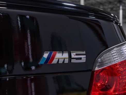 Used 2006 BMW M5 RWD image 24