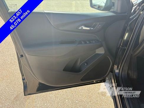 Used 2022 Chevrolet Equinox RS w/ Infotainment Package image 11