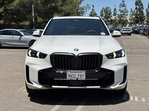 Used 2024 BMW X5 xDrive40i w/ M Sport Package AWD/4WD image 4