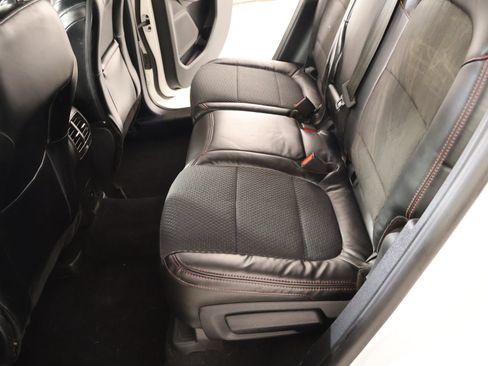 Used 2025 Ford Escape ST-Line Select AWD/4WD image 12