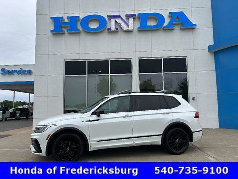 Used 2022 Volkswagen Tiguan SE R-Line AWD/4WD image 1