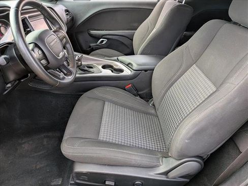 Used 2022 Dodge Challenger SXT image 14