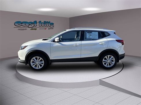 Used 2017 Nissan Rogue Sport SV w/ SV Premium Package image 6