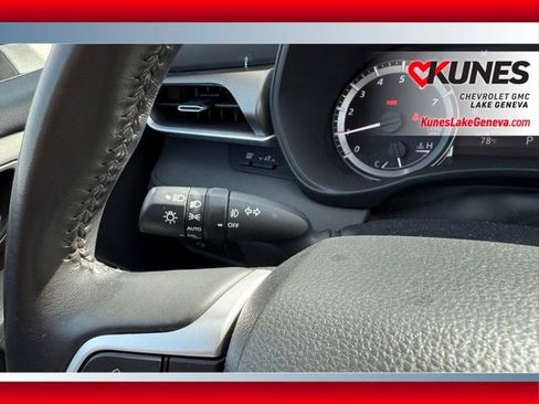 Used 2023 Toyota Highlander L image 33