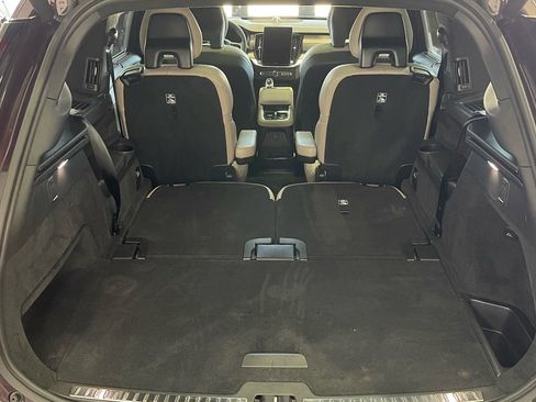 Used 2025 Volvo XC90 T8 Ultra w/ Lounge Package image 36